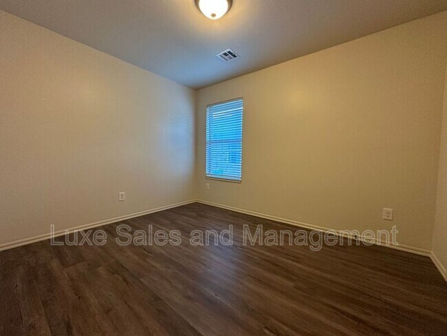 Building Photo - 412 Chalk Hill Ct