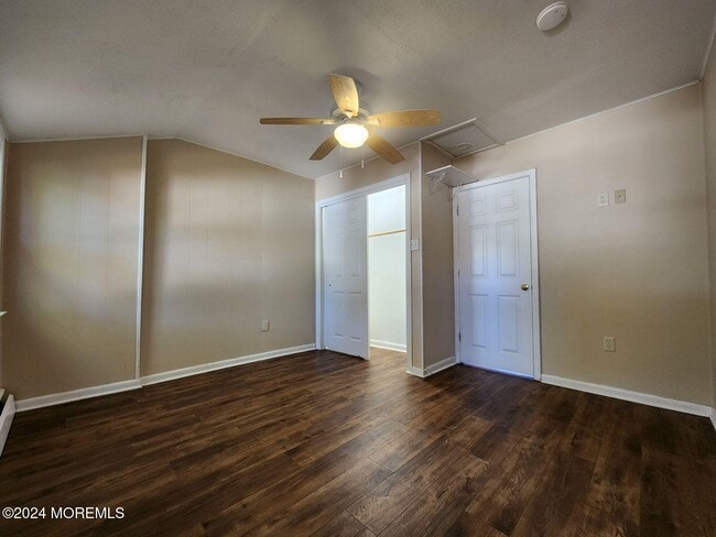 Building Photo - 43 Shoreland Terrace
