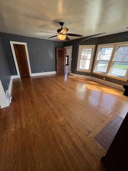 Building Photo - 284 Nassau Ave