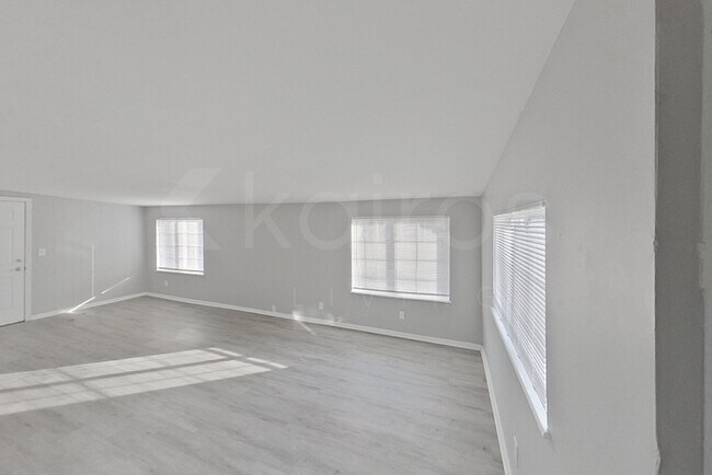 Building Photo - 2278 Gadbury Dr