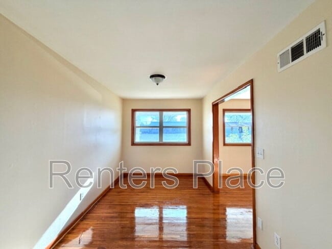 Building Photo - 4920 S Maybelle Ave