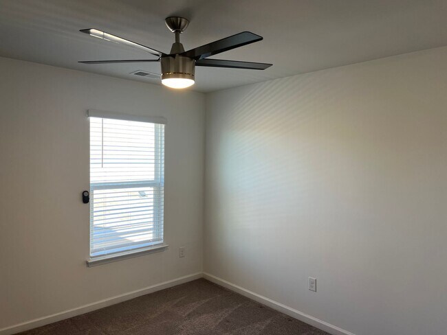 Building Photo - Four-Bedroom, Three-Bath, Unfurnished Hous...