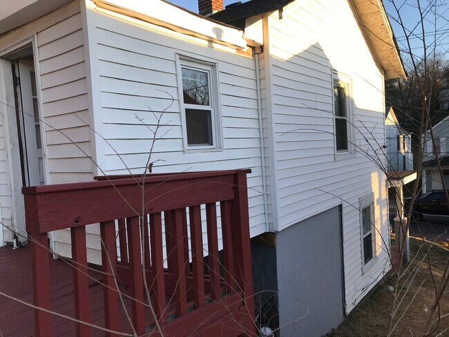 Building Photo - 1414 Wise Ave SE