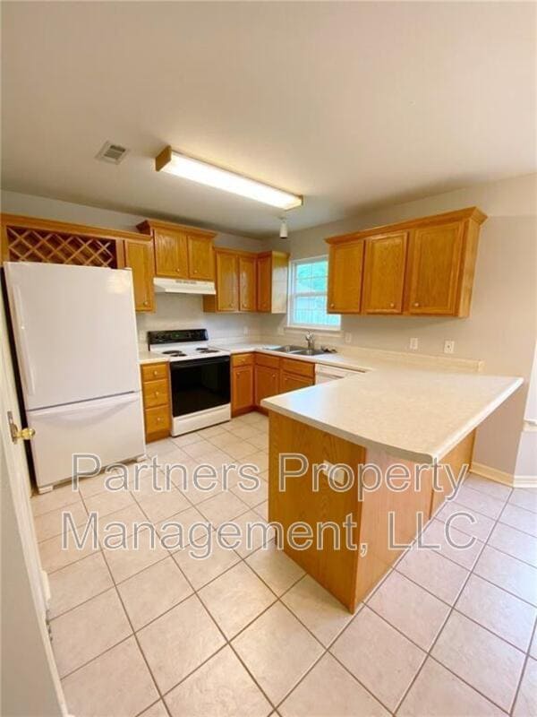 Building Photo - 1633 S Tally Ho Dr