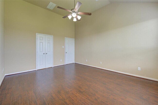 Building Photo - 6907 Stevenson Dr