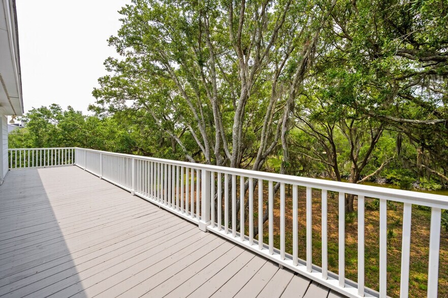 Building Photo - 635 Dune Oaks Dr