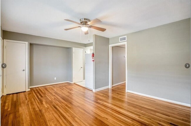 Building Photo - 4800 Delano St