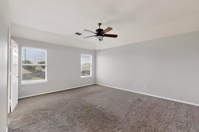 Building Photo - Great Home with Room To Grow in Southbrook!
