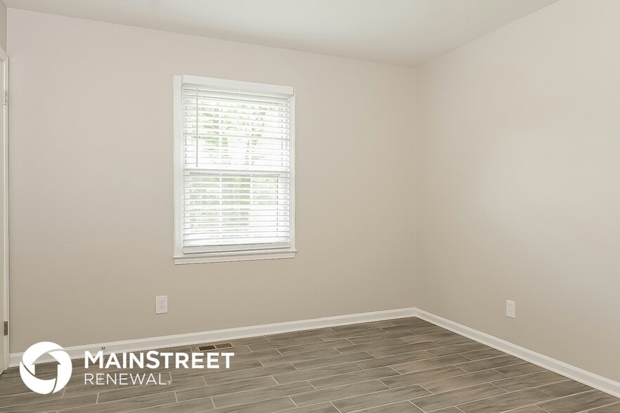 Building Photo - 7704 Landis Dr