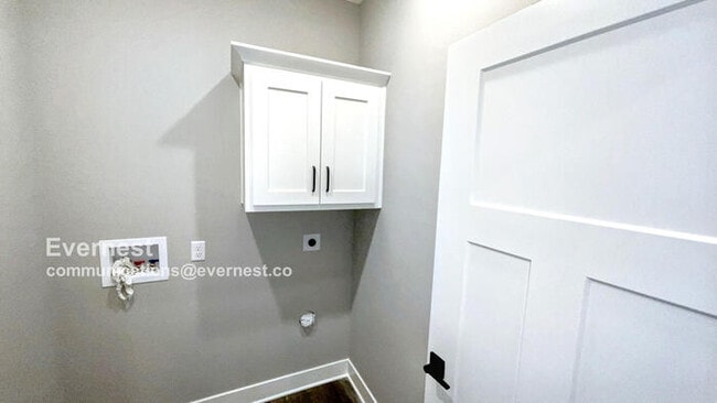 Building Photo - Lovely 3-Bedroom Home in a Peaceful Neighb...
