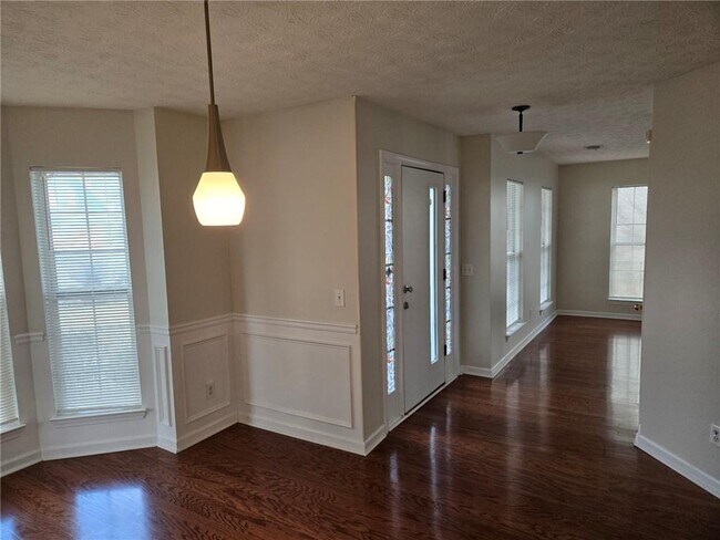 Building Photo - 3243 Oak Vista Way SW