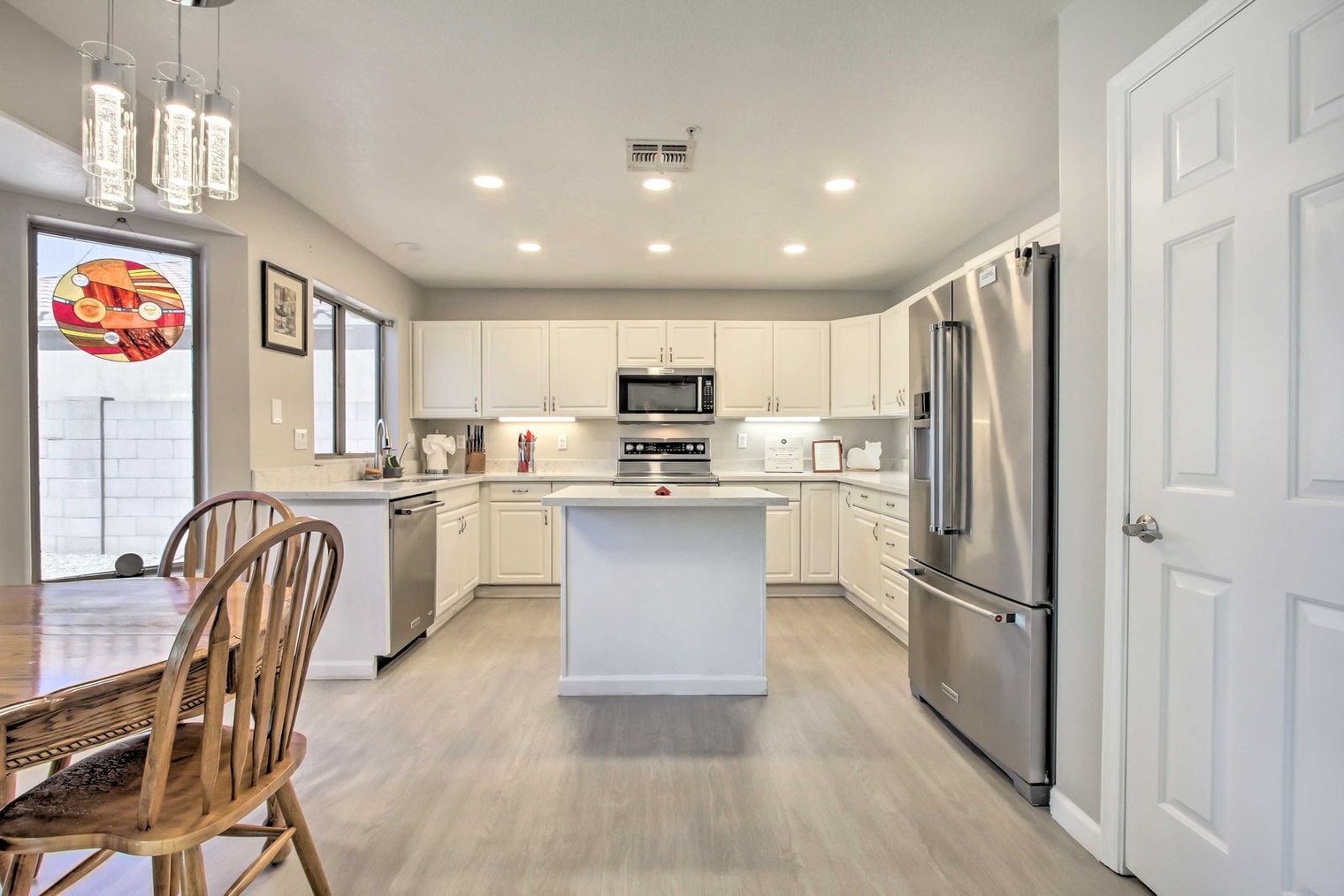 Building Photo - 9718 E Gelding Dr