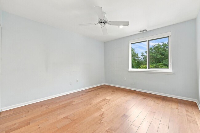 Building Photo - Beautifully Renovated 2-Bedroom, 2-Bath at West Terrace