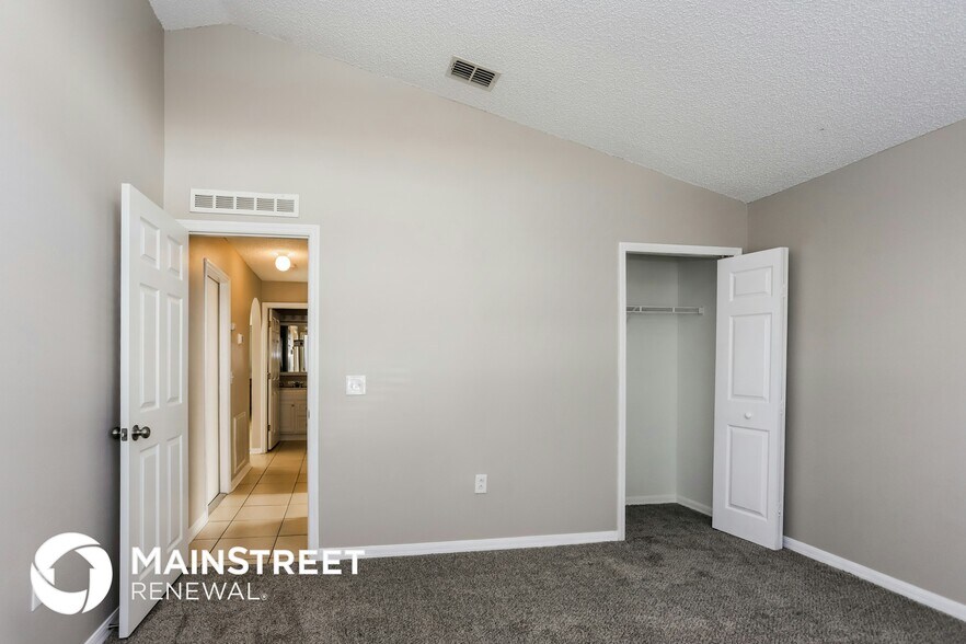 Building Photo - 11738 Ivy Flower Loop