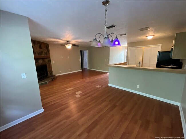 Building Photo - 1025 Wood Creek Dr
