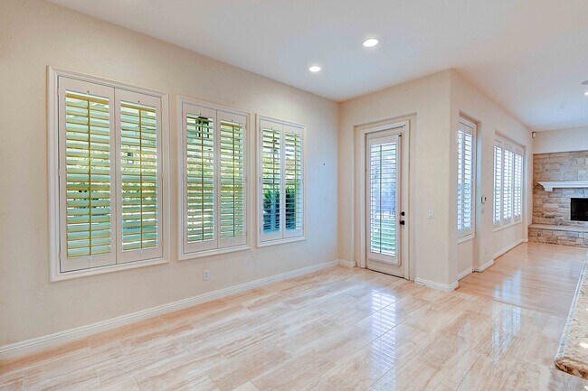 Building Photo - 4132 Prado De Las Cabras