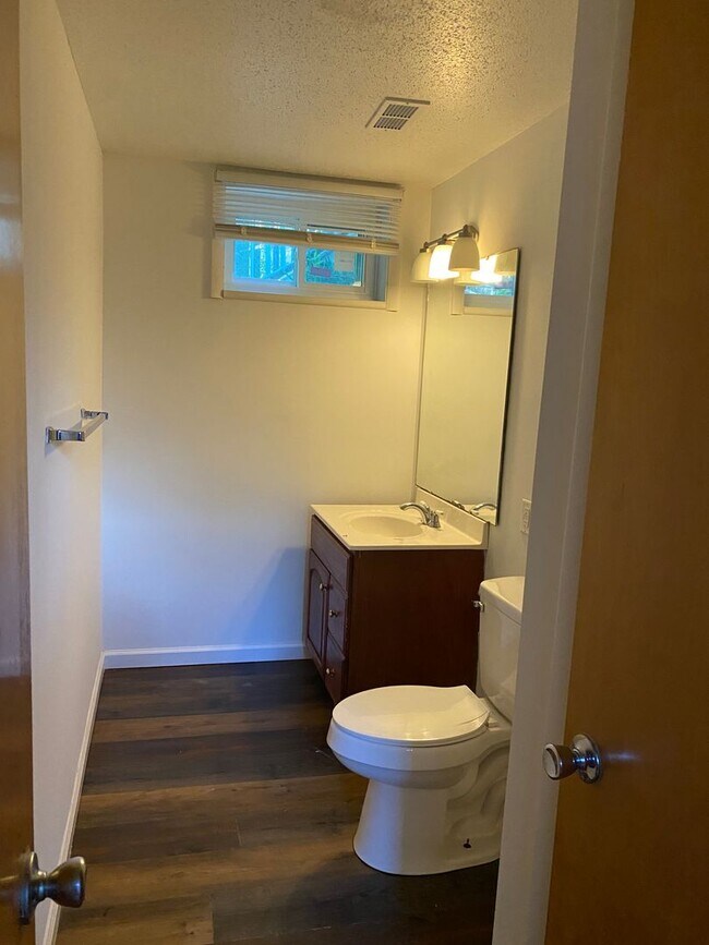 Building Photo - West side location 4br 2.5bth Finished Basement 2crg
