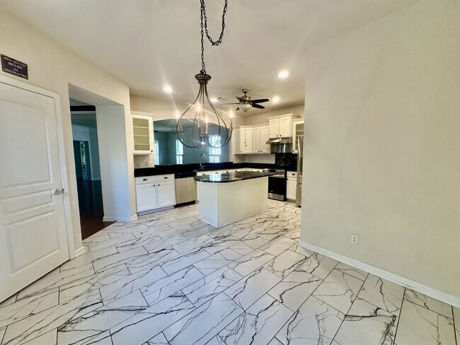 Building Photo - Charming Sun City Retreat, Available Now for Rent