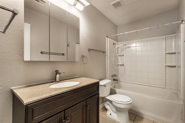 Building Photo - 1416 Mcdonald Dr