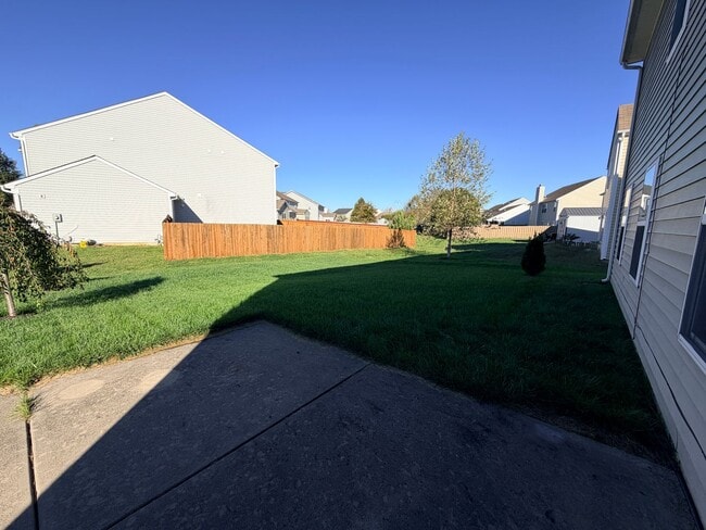 Building Photo - 1883 Creekstone Dr