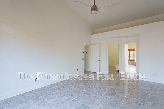 Building Photo - 4663 S Oleander Dr