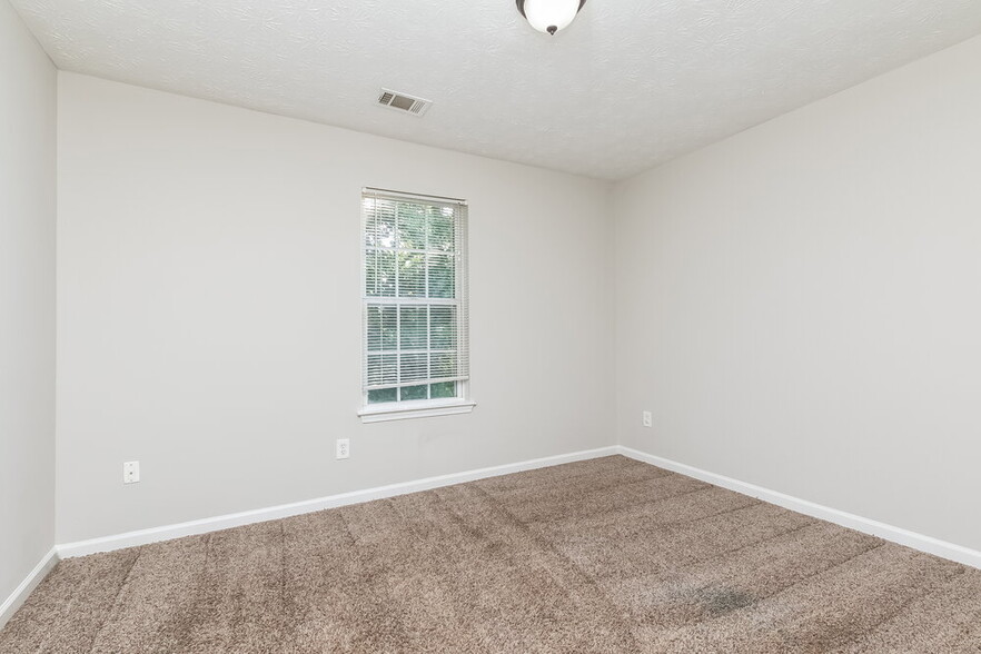 Building Photo - 154 Springbottom Dr SE