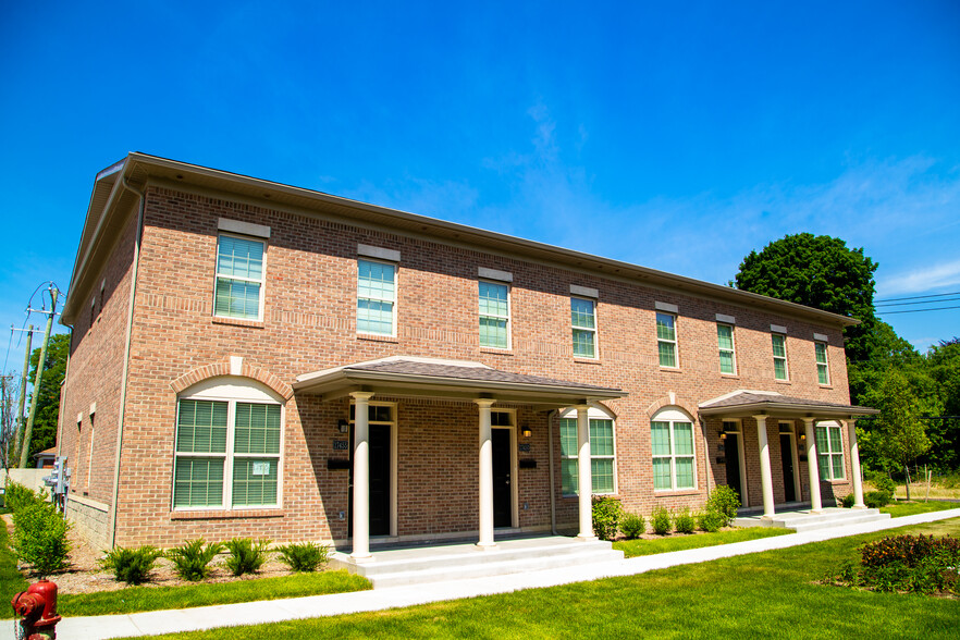 Building Photo - Lathrup Court Apartments