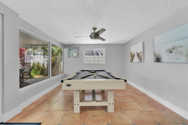 Building Photo - 6440 3rd Palm Point