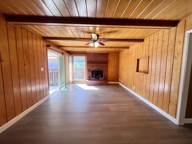 Building Photo - EBS T 37565