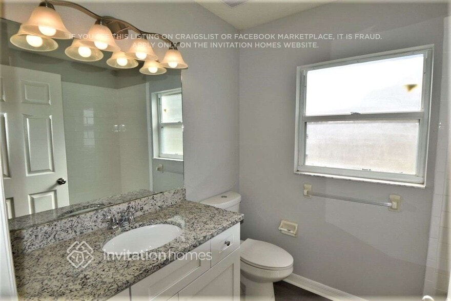 Building Photo - 10623 Foxcrest Way