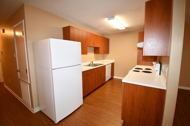 Building Photo - 604 Derouen St