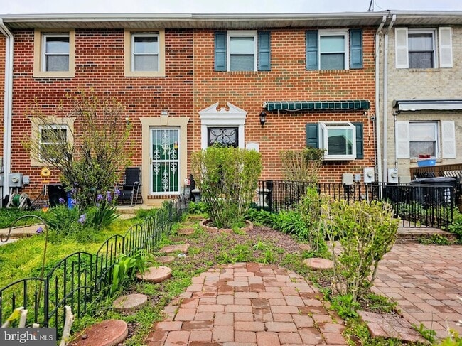 Building Photo - 1519 Roosevelt Dr