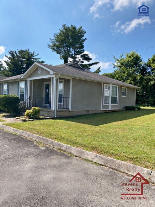 Building Photo - 445 Oriole Dr