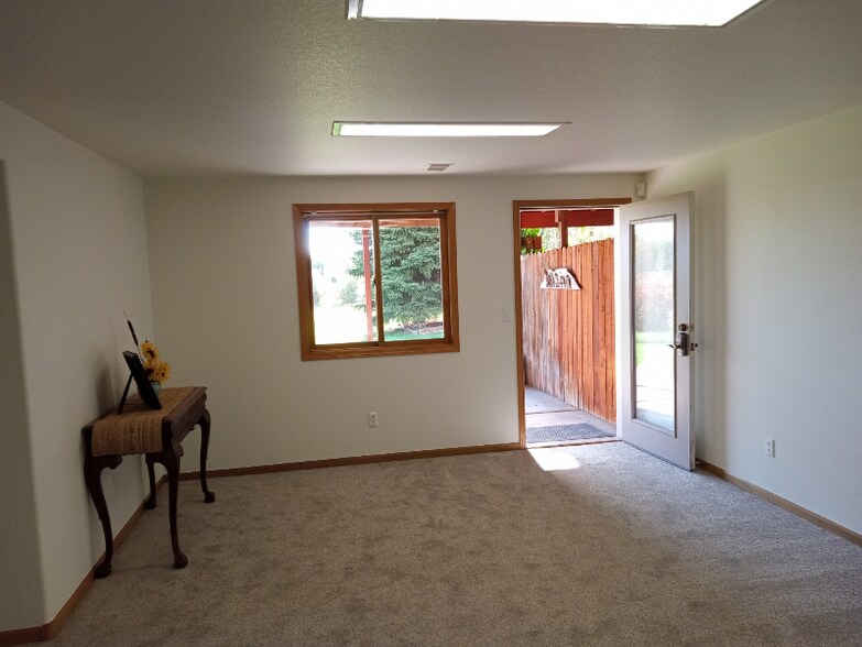 Building Photo - 1648 Northbrook Dr