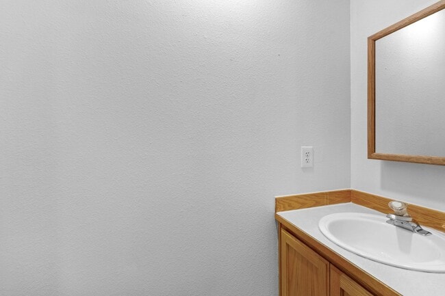 Building Photo - South Valley Four-Plex Unit #3 for Rent