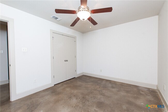 Building Photo - 7101 Andalucia Dr