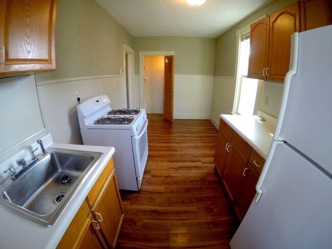 Building Photo - 95 Belgrade Ave