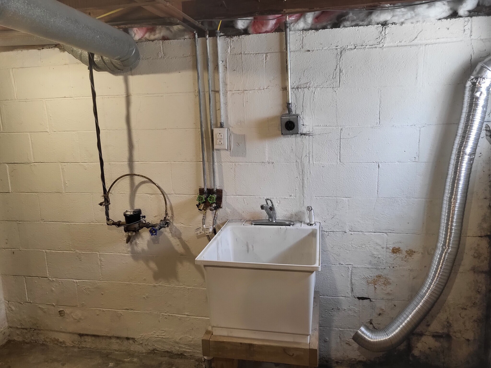 Washer/Dryer hookups - 3449 Beulah Rd
