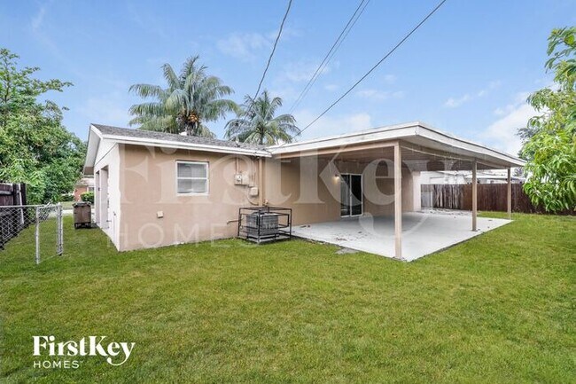 Building Photo - 420 NW 42nd St