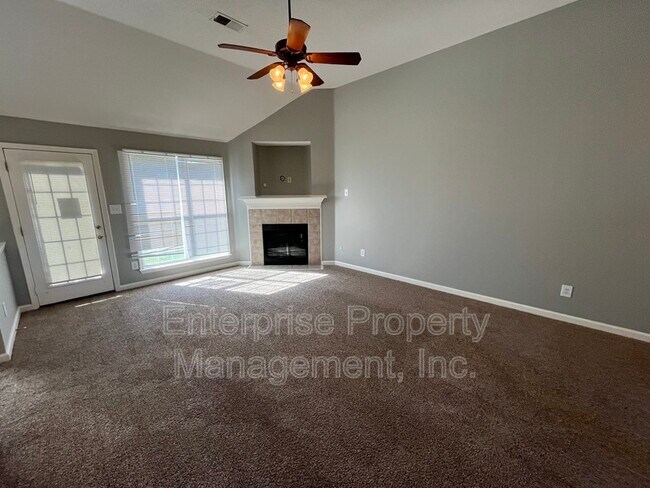 Building Photo - 10095 Lynham Dr