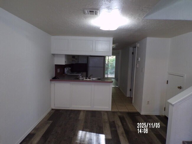 Building Photo - 2905 NE Tortoise Dr