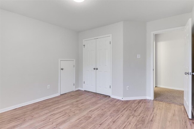 Building Photo - 8310 Broken Branch Dr