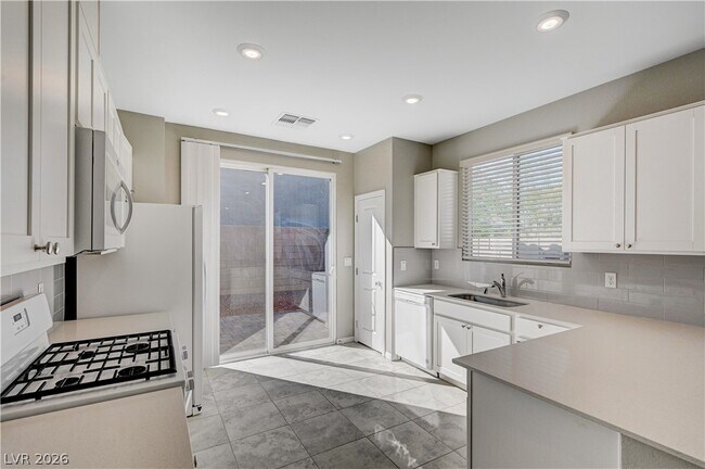 Building Photo - 4275 Tarim St