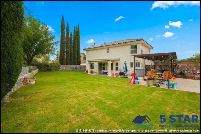 Building Photo - 6052 Bandolero Dr