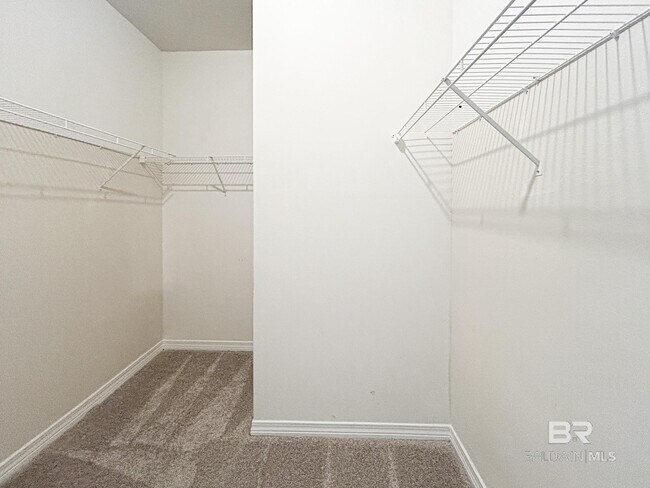 Building Photo - 33171 Stables Dr