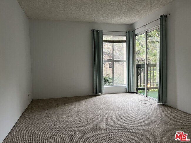 Building Photo - 1115 Raintree Cir