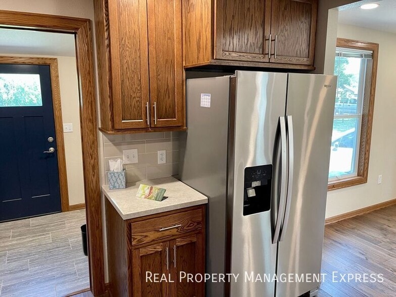 Building Photo - 3 Bedroom 1 Bathroom Home For Rent In Sioux Falls