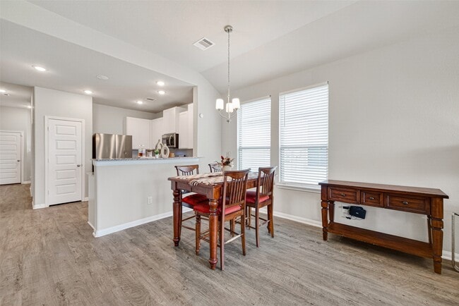 Building Photo - 8006 Barret Travis Ct