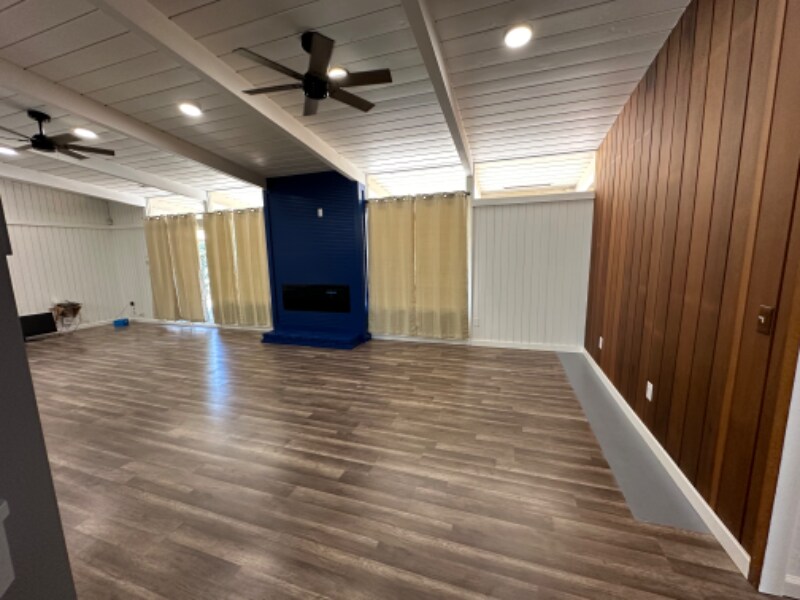 Building Photo - 1036 W Alamos Ave