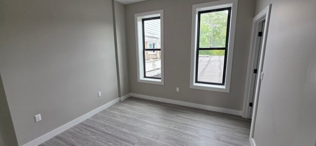 Building Photo - 543 Clinton Ave
